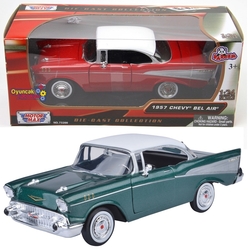 Motormax 1:24 Model Araba 1957 Chevy Bel Air - 3